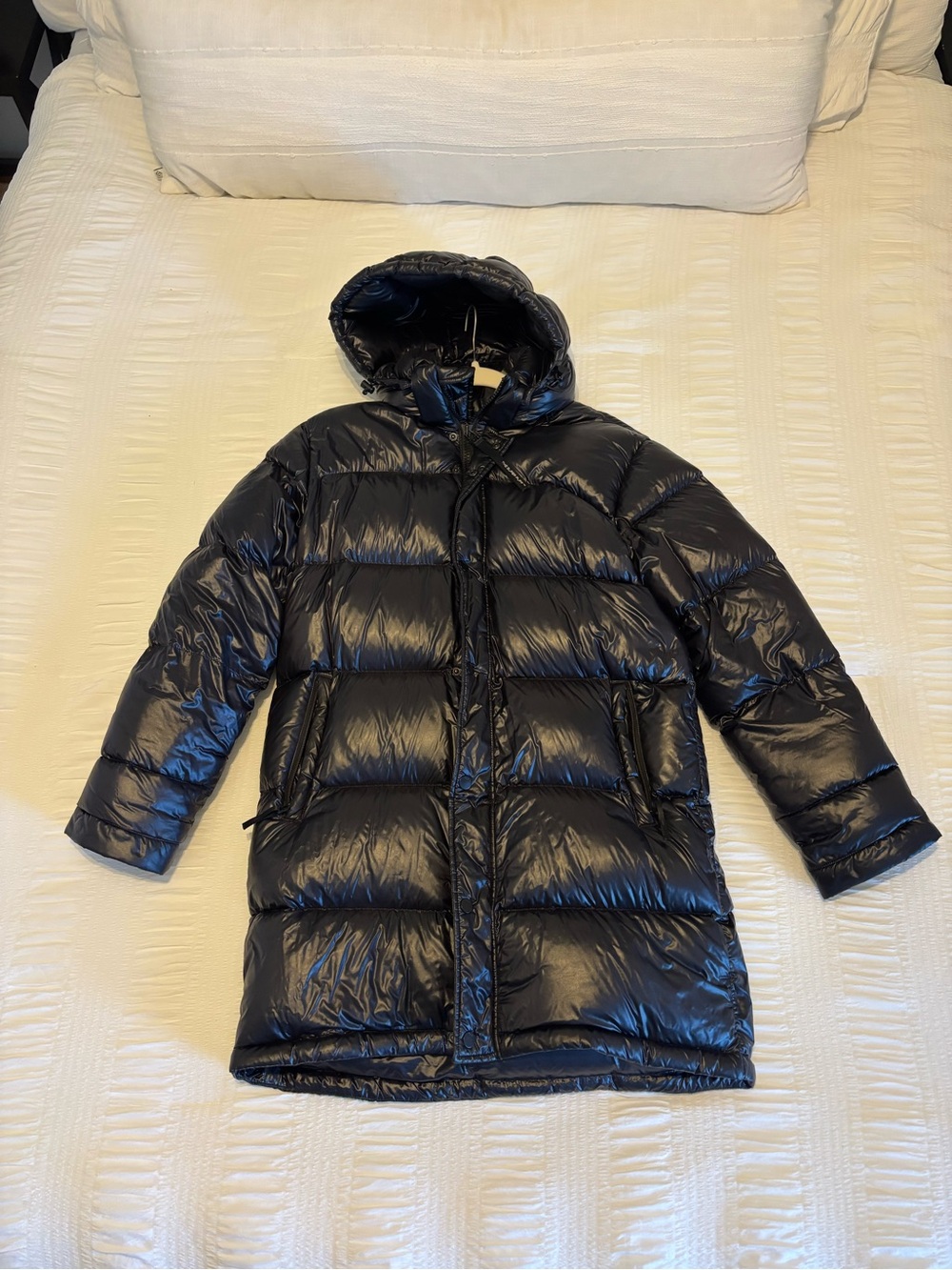 Aritzia Super Puff Mid-Length Jacket – Black, Size Small